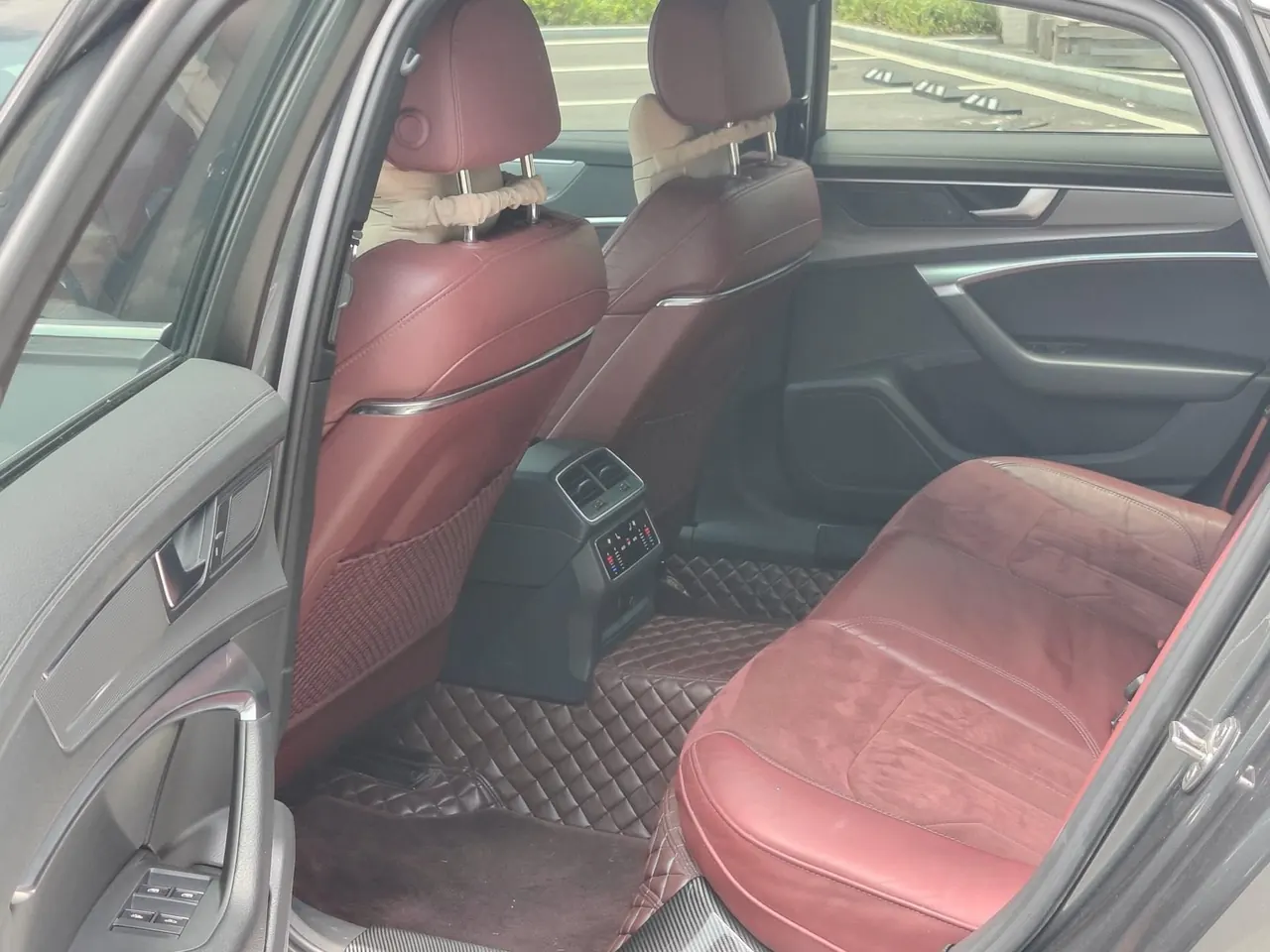 Audi 2021 A6L 2.0TFSI 45TFSI into the life version of automatic gear 5