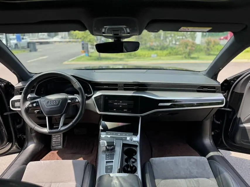 Audi 2021 A6L 2.0TFSI 40TFSI Deluxe Dynamic Automatic 4