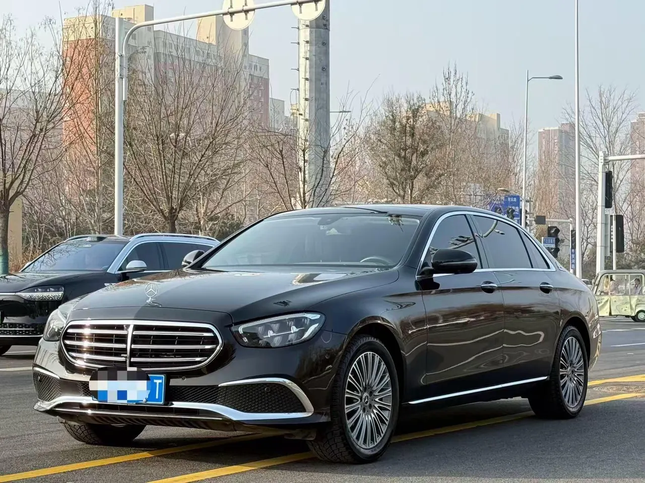 Mercedes Benz E Class 2022 E 300 L 2.0T Luxury Automatic Gear - View 1