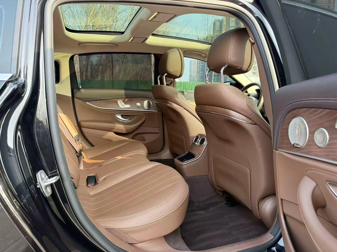 Mercedes Benz E Class 2022 E 300 L 2.0T Luxury Automatic Gear 3