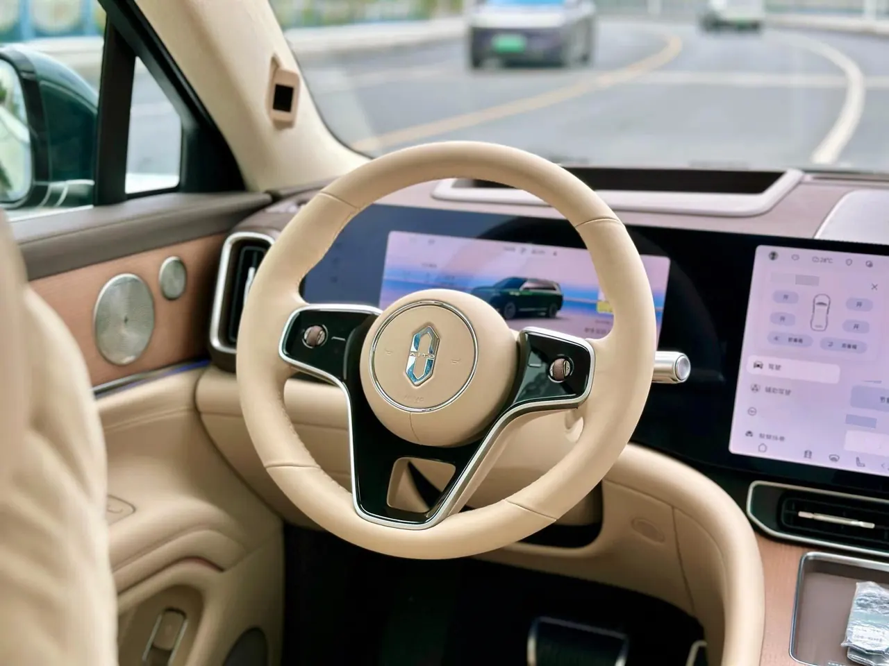 AITO 2025 AITO M9 EV Pure Electric Ultra Edition 100kWh6-seat Edition Automatic Gear 12