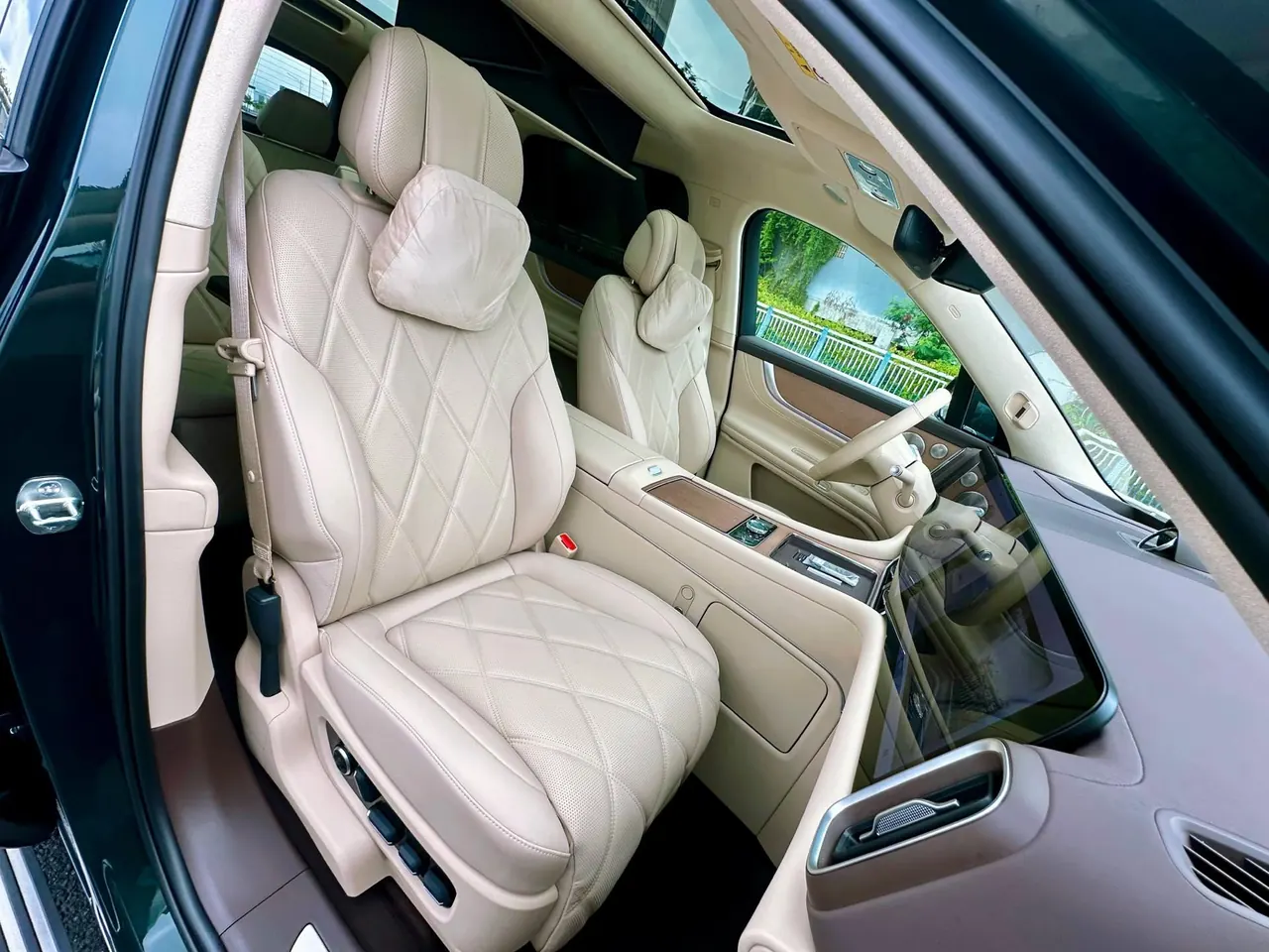 AITO 2025 AITO M9 EV Pure Electric Ultra Edition 100kWh6-seat Edition Automatic Gear 14