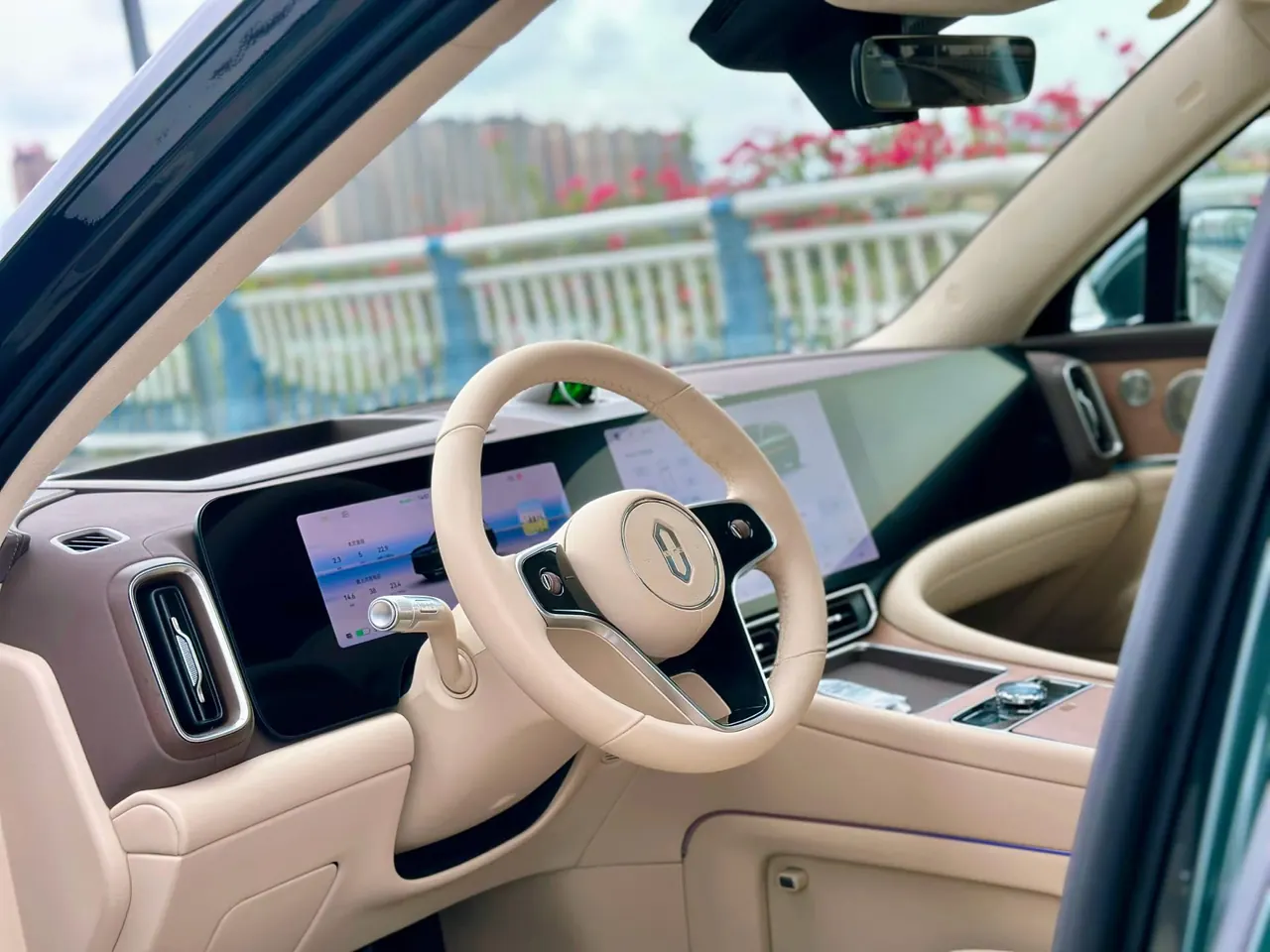 AITO 2025 AITO M9 EV Pure Electric Ultra Edition 100kWh6-seat Edition Automatic Gear 8