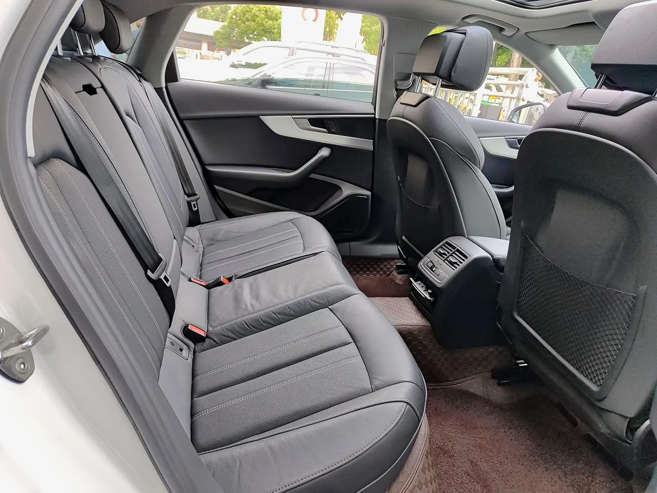 Audi 2020 A4L 2.0TFSI 40TFSI Deluxe Dynamic Automatic 11