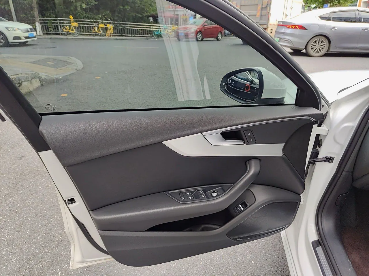 Audi 2020 A4L 2.0TFSI 40TFSI Deluxe Dynamic Automatic 6