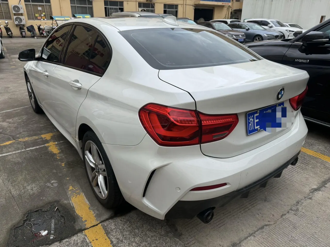 BMW 1 Series 2022 120i 1.5T M Sports Obsidian Night Edition Automatic Gear 8