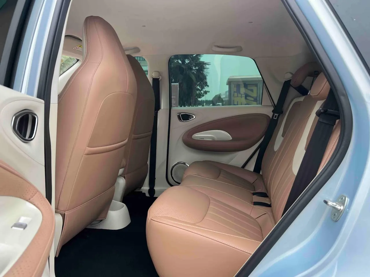 WuLing 2025 Plantronics 410km LingBox Exclusive Automatic Transmission 4
