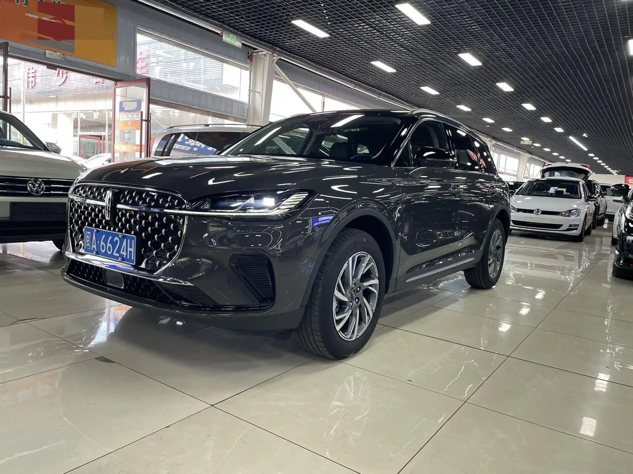 Open image lightbox: Lincoln 2024 adventurer 2.0T two-wheel drive exclusive edition automatic gear