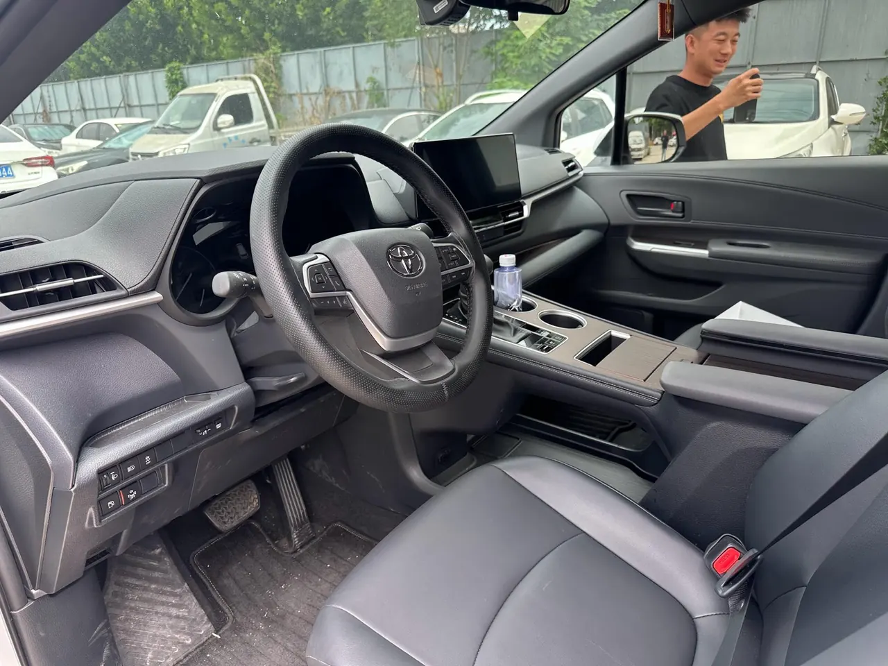 Toyota 2026 Grevia HYBRID 2.5 Stepless Comfort Edition Automatic Transmission 9