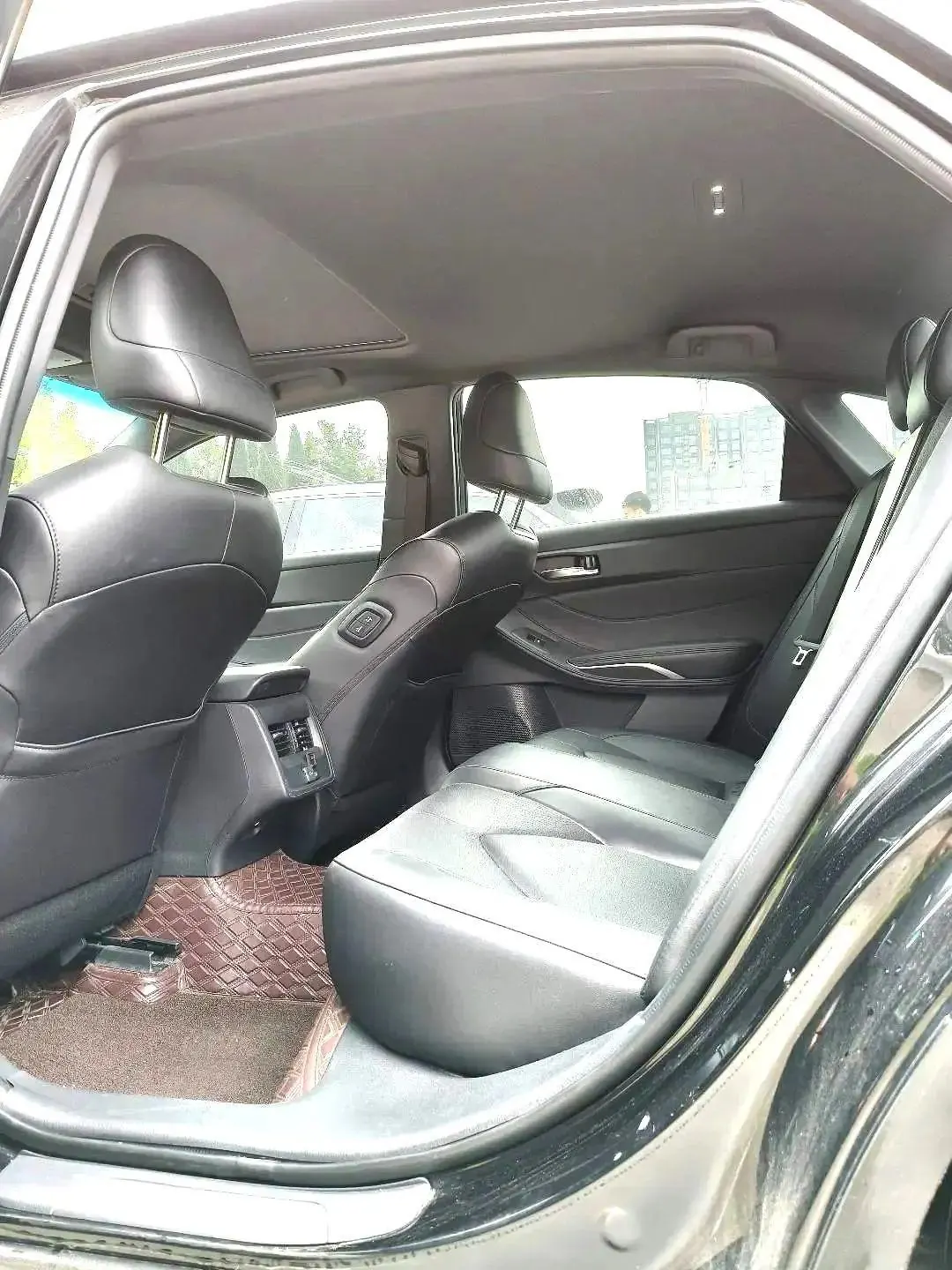 Toyota 2022 Asian Dragon 2.5 Deluxe Edition Automatic 4