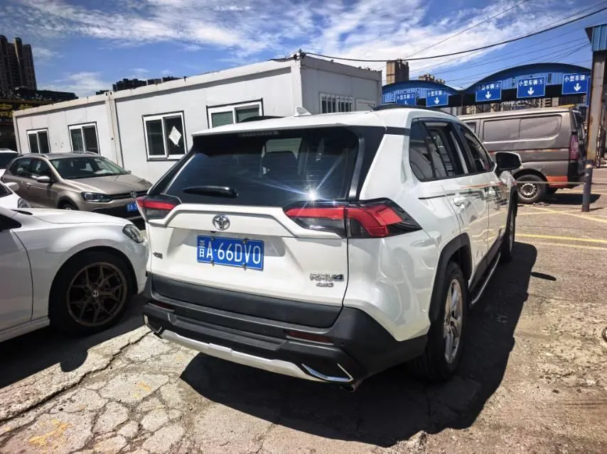 Toyota 2021 RAV4 RongFang 2.0 Stepless Four-wheel Drive Premium Edition Automatic Gear 2