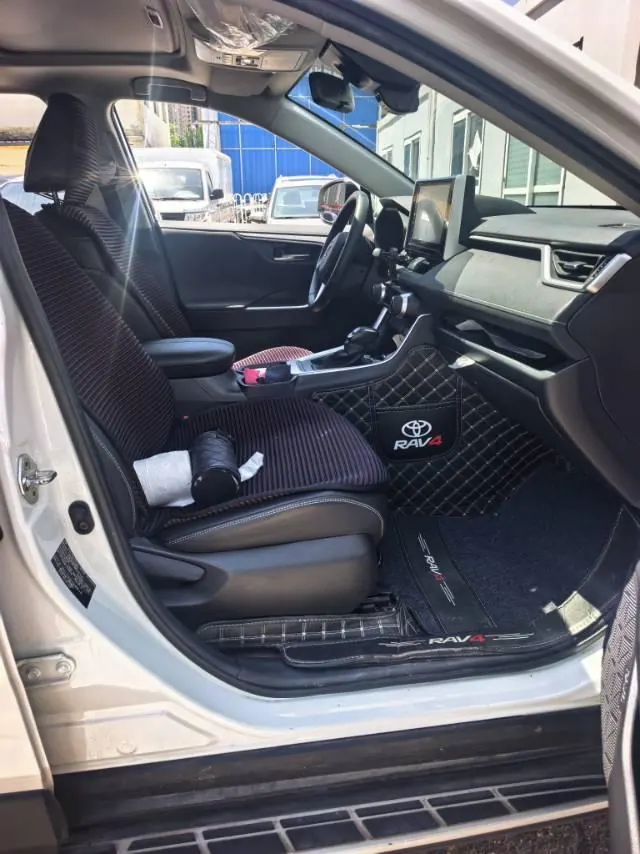 Toyota 2021 RAV4 RongFang 2.0 Stepless Four-wheel Drive Premium Edition Automatic Gear 7