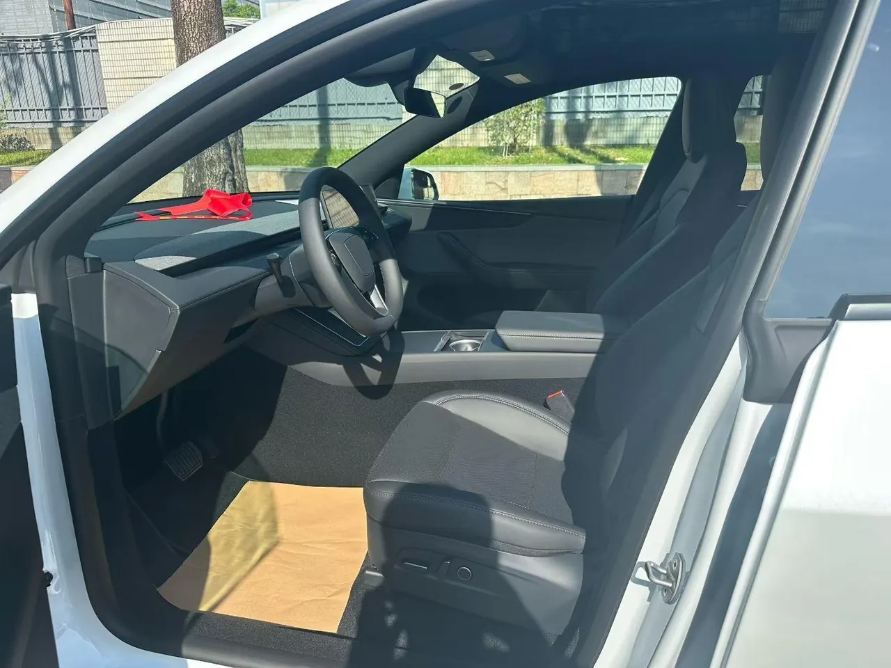 Tesla 2026 Model Y Rear-Wheel-Drive Automatic 4