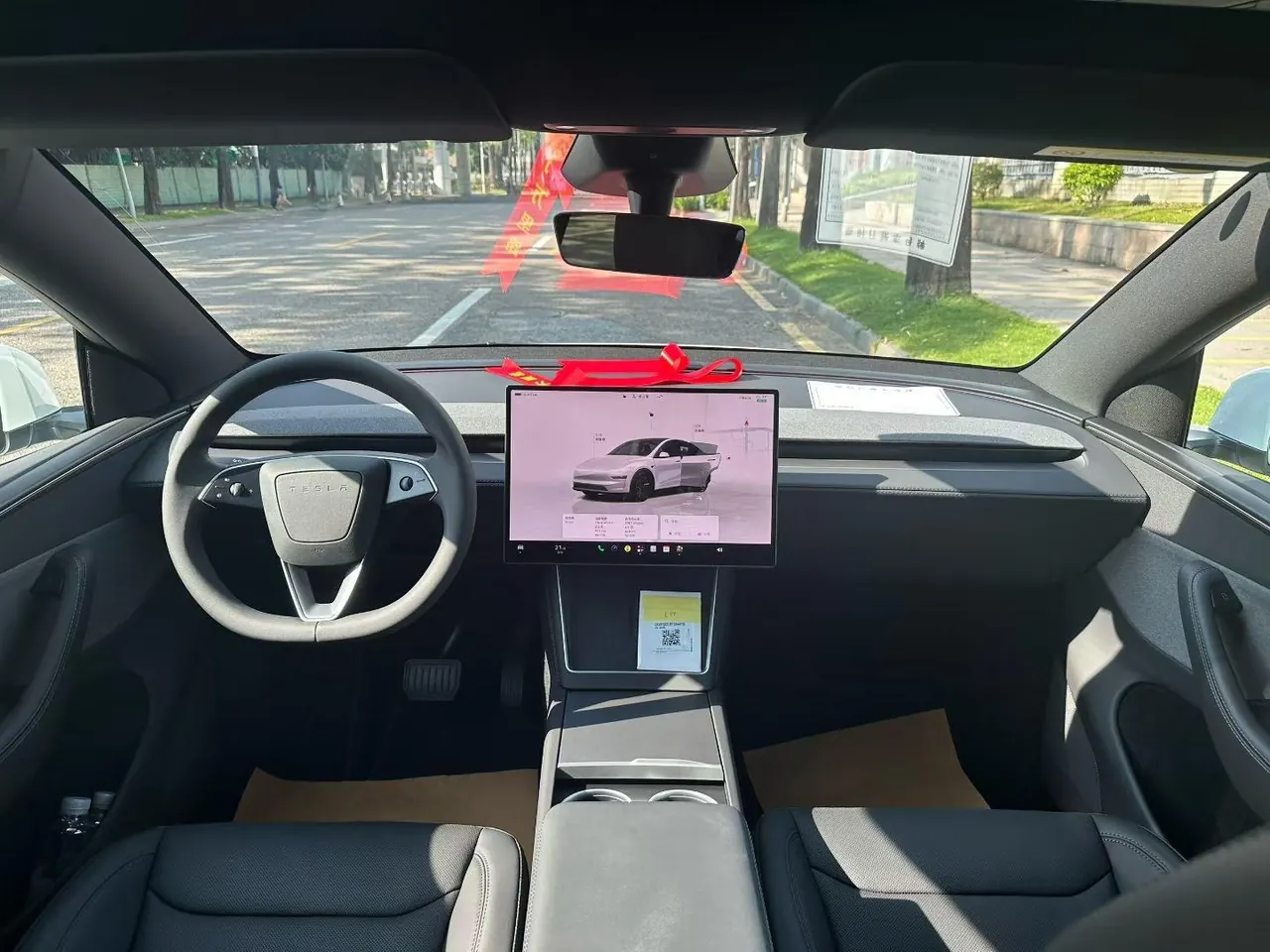 Tesla 2026 Model Y Rear-Wheel-Drive Automatic 6