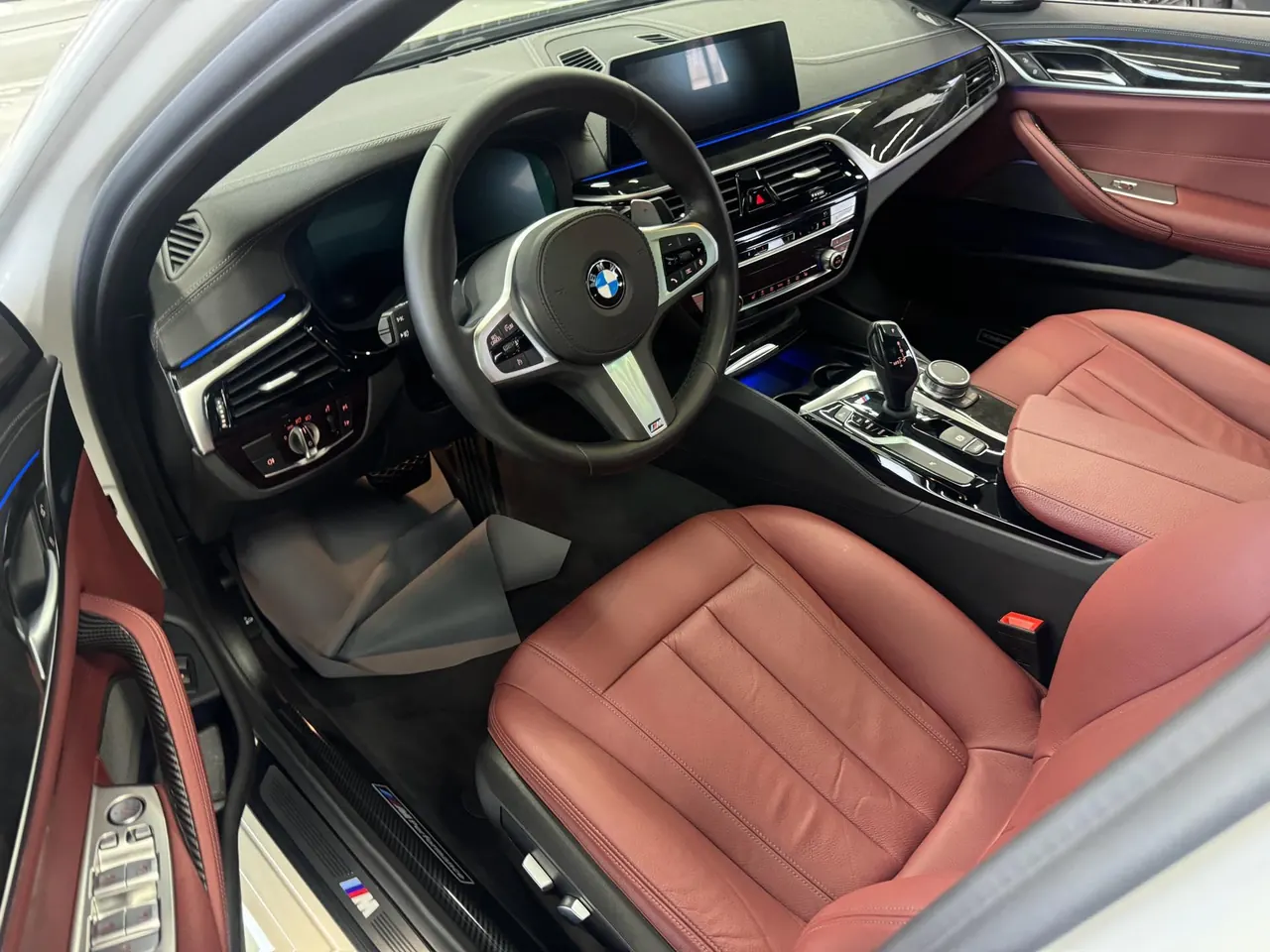 BMW 5 Series 2020 530Li 2.0T Leading M Sports Suit Automatic Gear 4