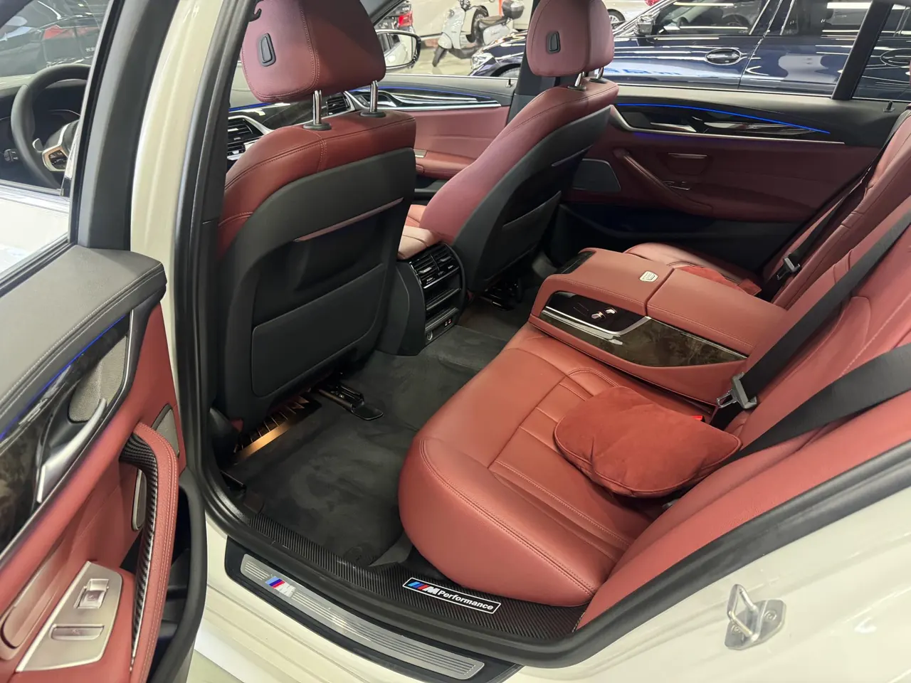 BMW 5 Series 2020 530Li 2.0T Leading M Sports Suit Automatic Gear 5