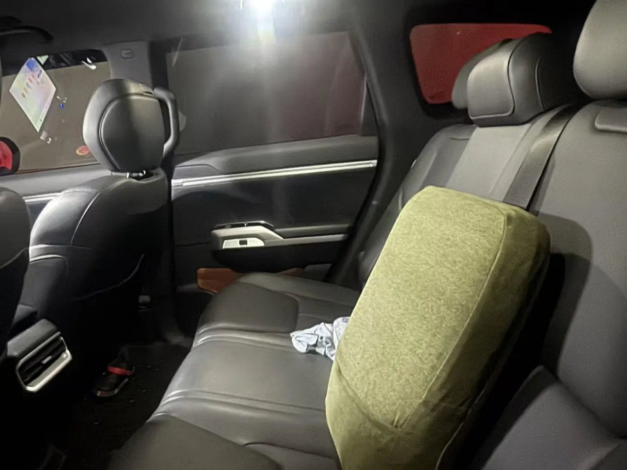 ChangAn Deepal 2024 G318 four-wheel drive air suspension version of automatic gear 4