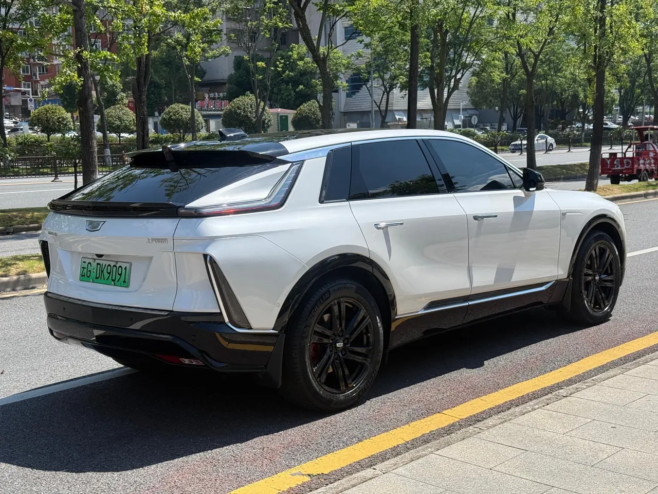 Cadillac 2024 LYRIQ (Sharp Song) Rear Drive Standard Endurance Deluxe Edition Automatic Gear 8