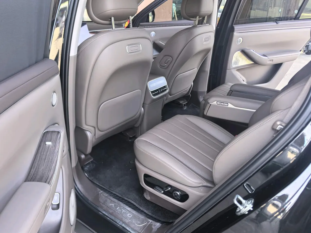 AITO 2026 AITO M7 extended range Max 4-wheel drive version 6 seats (896-line laser Radar) automatic gear 5