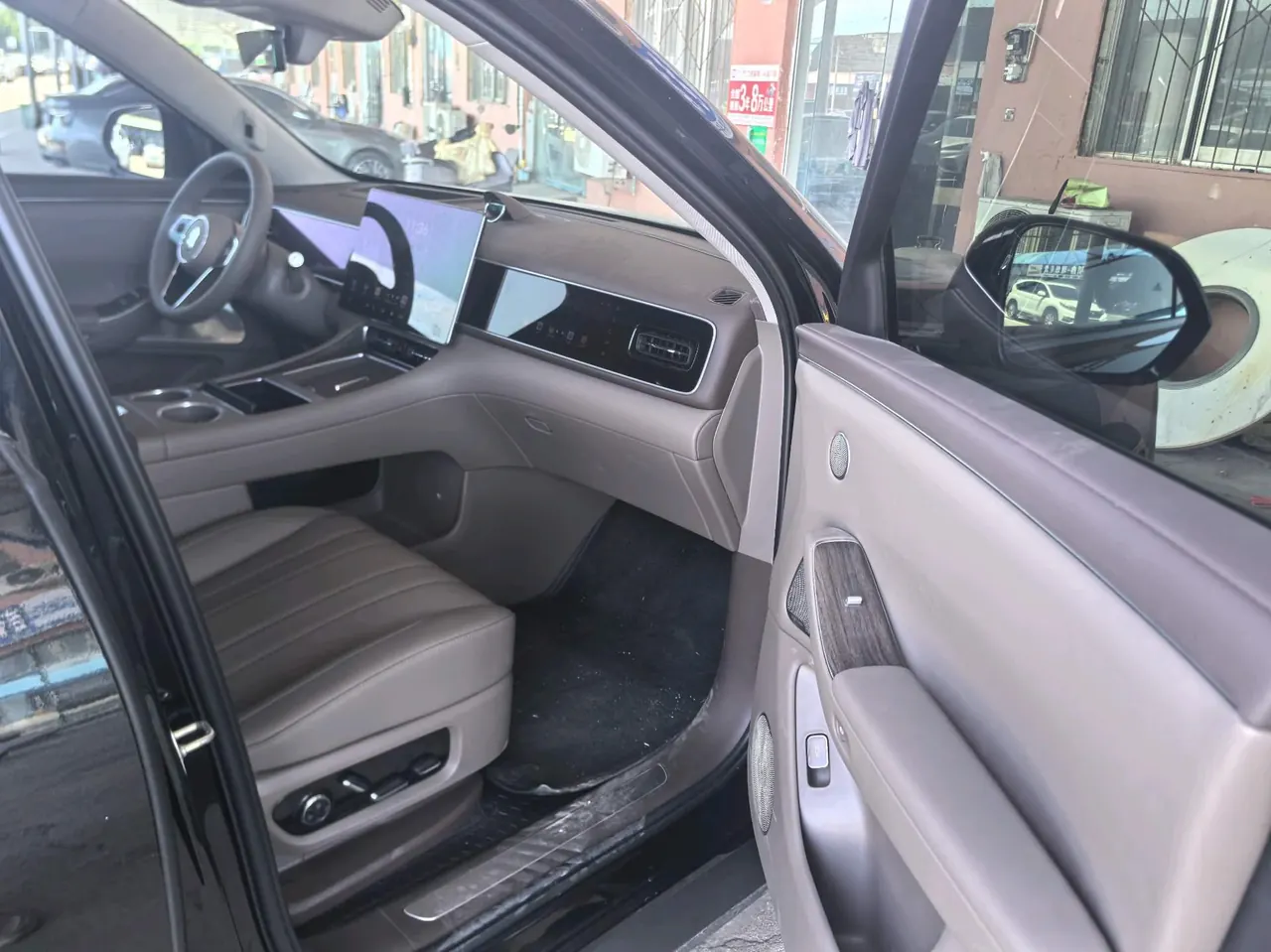 AITO 2026 AITO M7 extended range Max 4-wheel drive version 6 seats (896-line laser Radar) automatic gear 7
