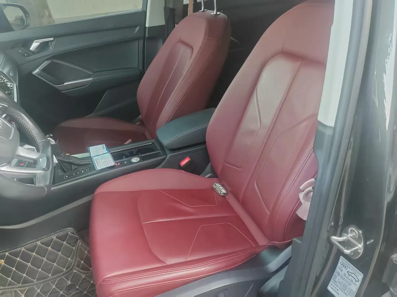 Audi 2021 Q3 1.4TFSI 35TFSI into the life version of automatic gear 4