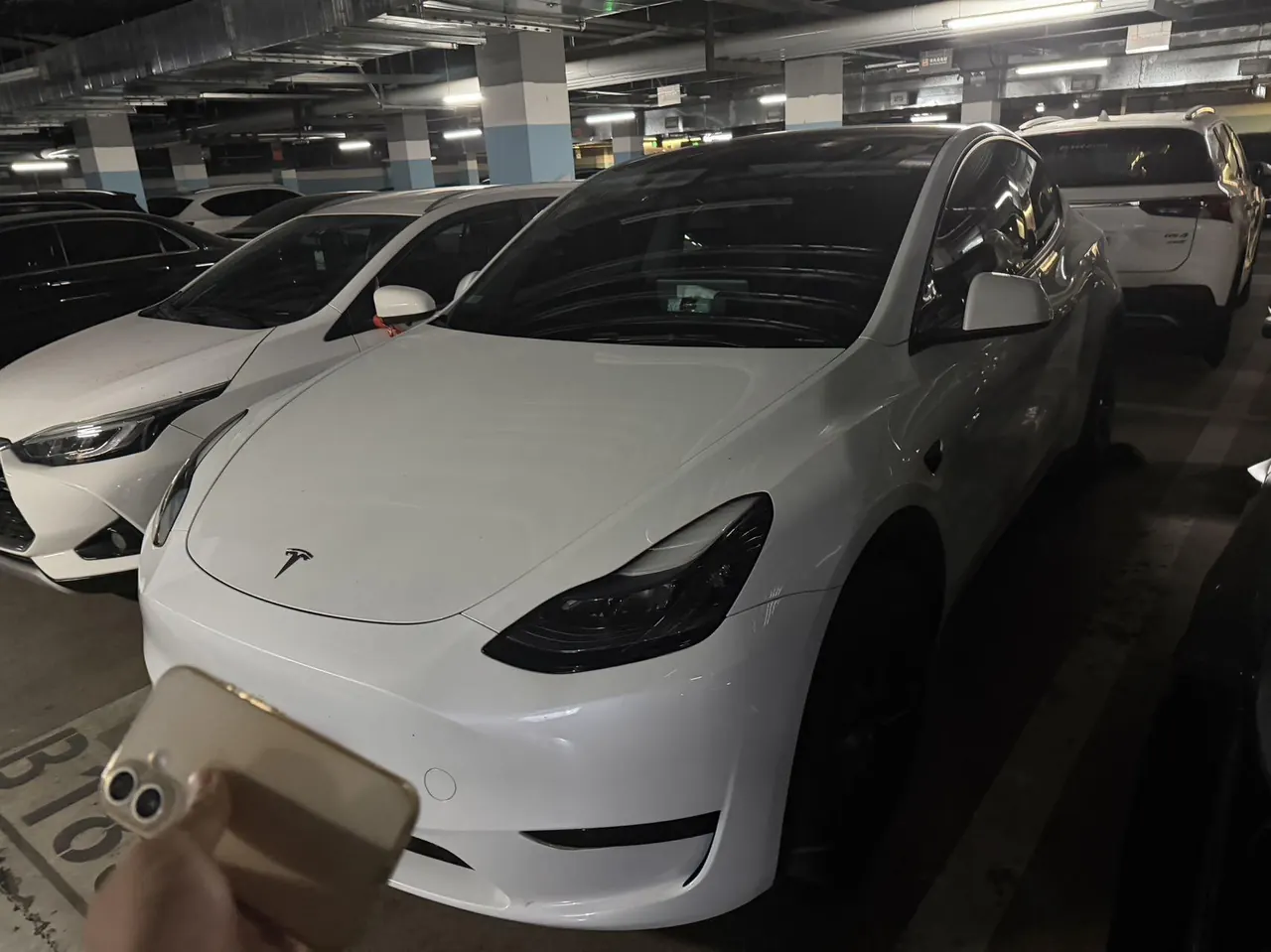 Tesla 2024 Model Y rear-wheel drive version automatic transmission - View 1