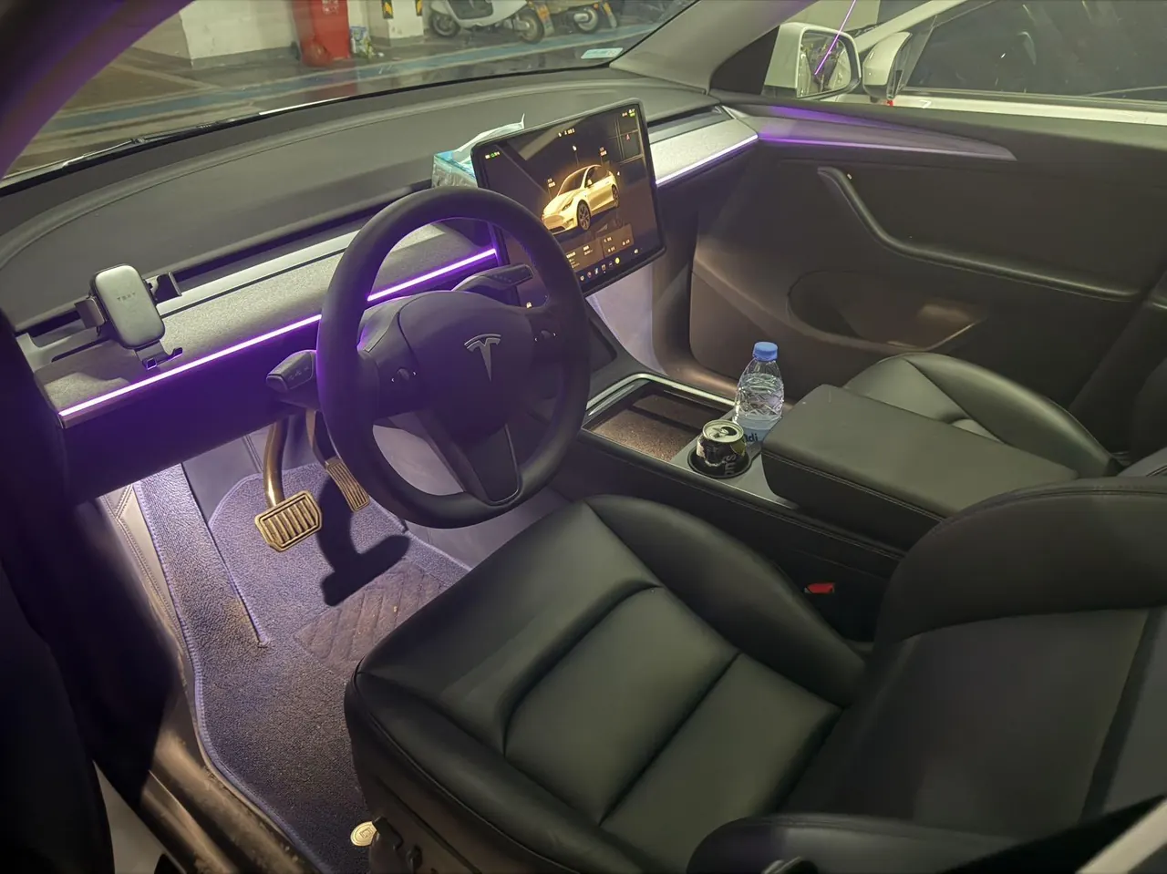 Tesla 2024 Model Y rear-wheel drive version automatic transmission 2