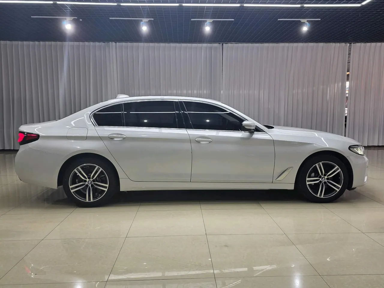 BMW 5 Series 2022 530Li 2.0T Leading Luxury Suit (Modified) Automatic Gear 4