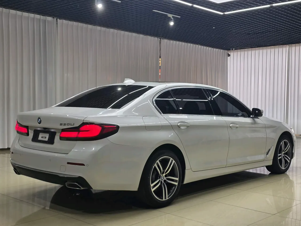 BMW 5 Series 2022 530Li 2.0T Leading Luxury Suit (Modified) Automatic Gear 8