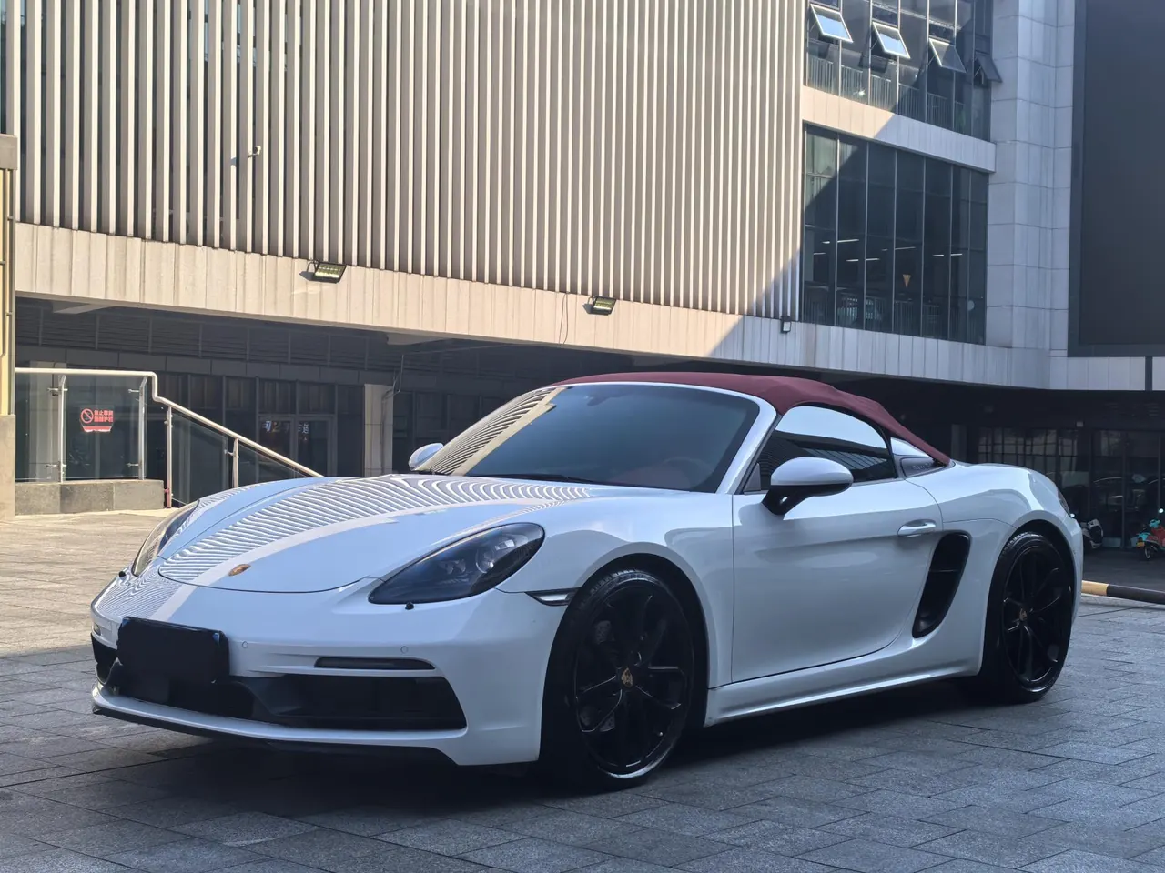 Open image lightbox: Porsche 718 (Imported) 2022 718 Spyder 2.0T Automatic
