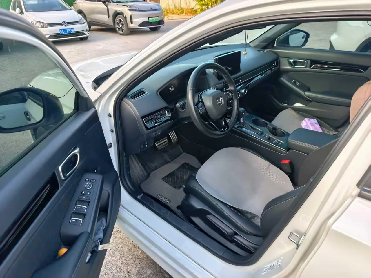 Honda 2022 Civic 1.5T Stepless 240TURBO Combustion Edition Automatic Gear 2