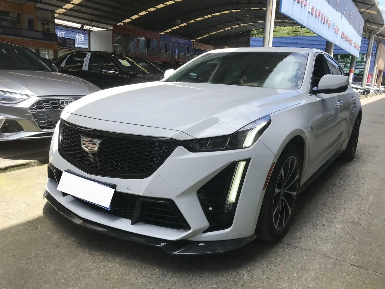 Cadillac 2022 CT5 2.0T 28T Luxury Version (Standard Edition) Automatic - View 1