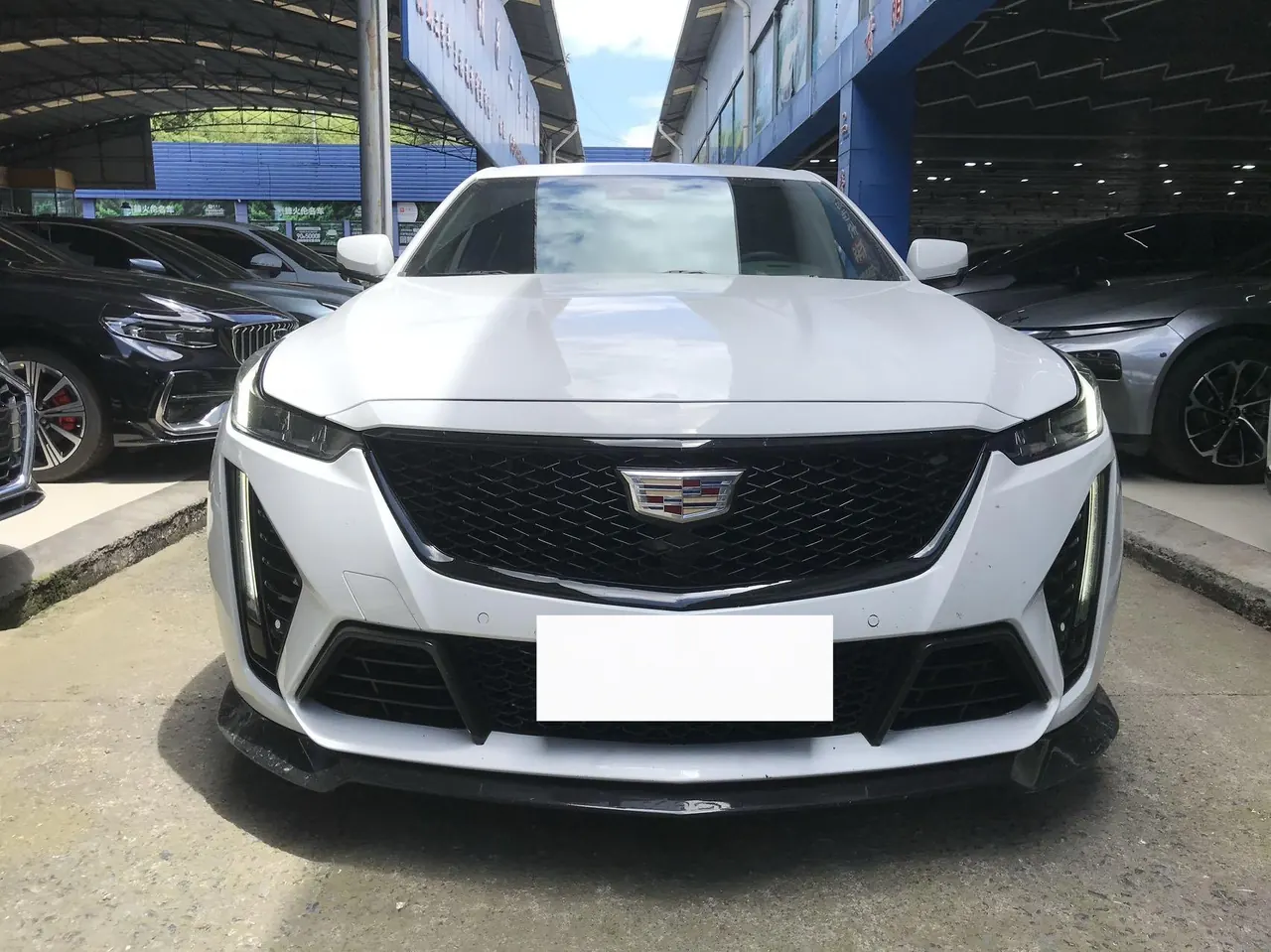 Cadillac 2022 CT5 2.0T 28T Luxury (Standard Edition) Automatic Gear 2