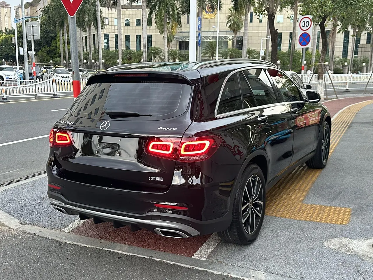 Mercedes Benz 2021 GLC 260 L 4MATIC 2.0T Luxury Automatic 2