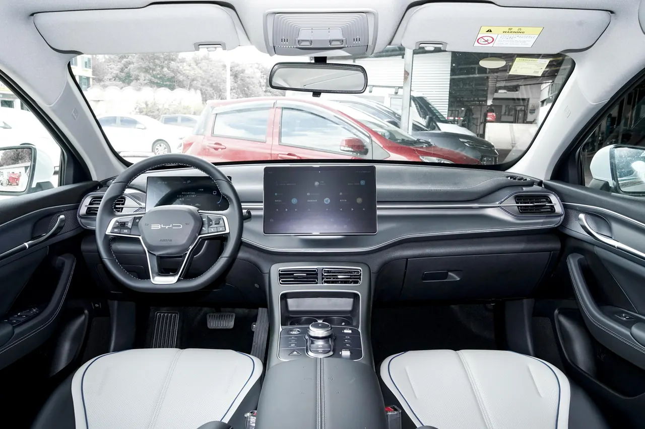 BYD 2024 destroyer 05 DM-i 1.5 stepless 55KM pilot glory version automatic gear 2