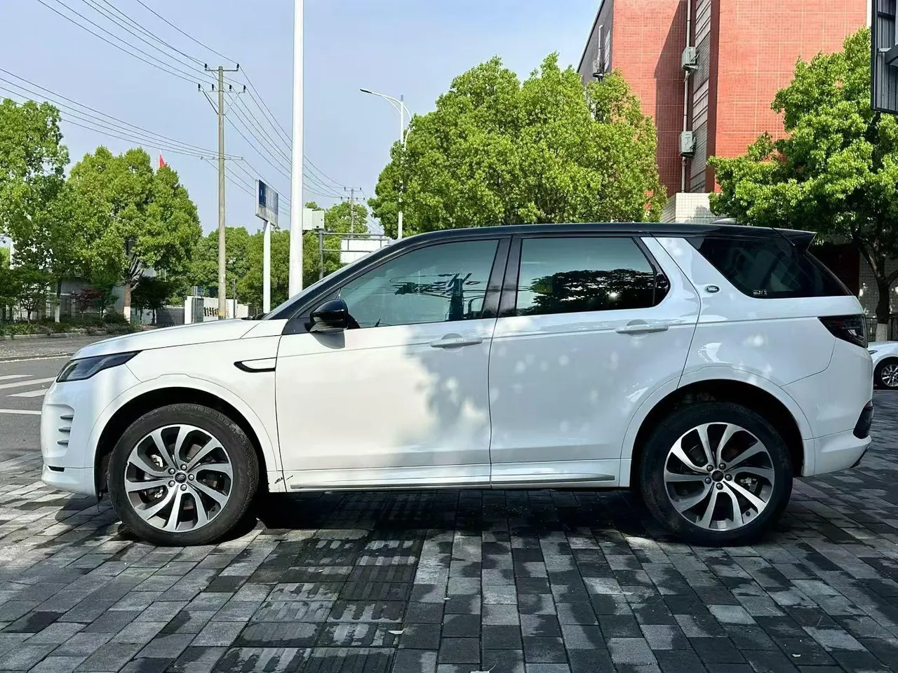 Land Rover 2024 Discovery Sports Edition 48V 2.0T Performance Technology Edition Automatic Gear 2