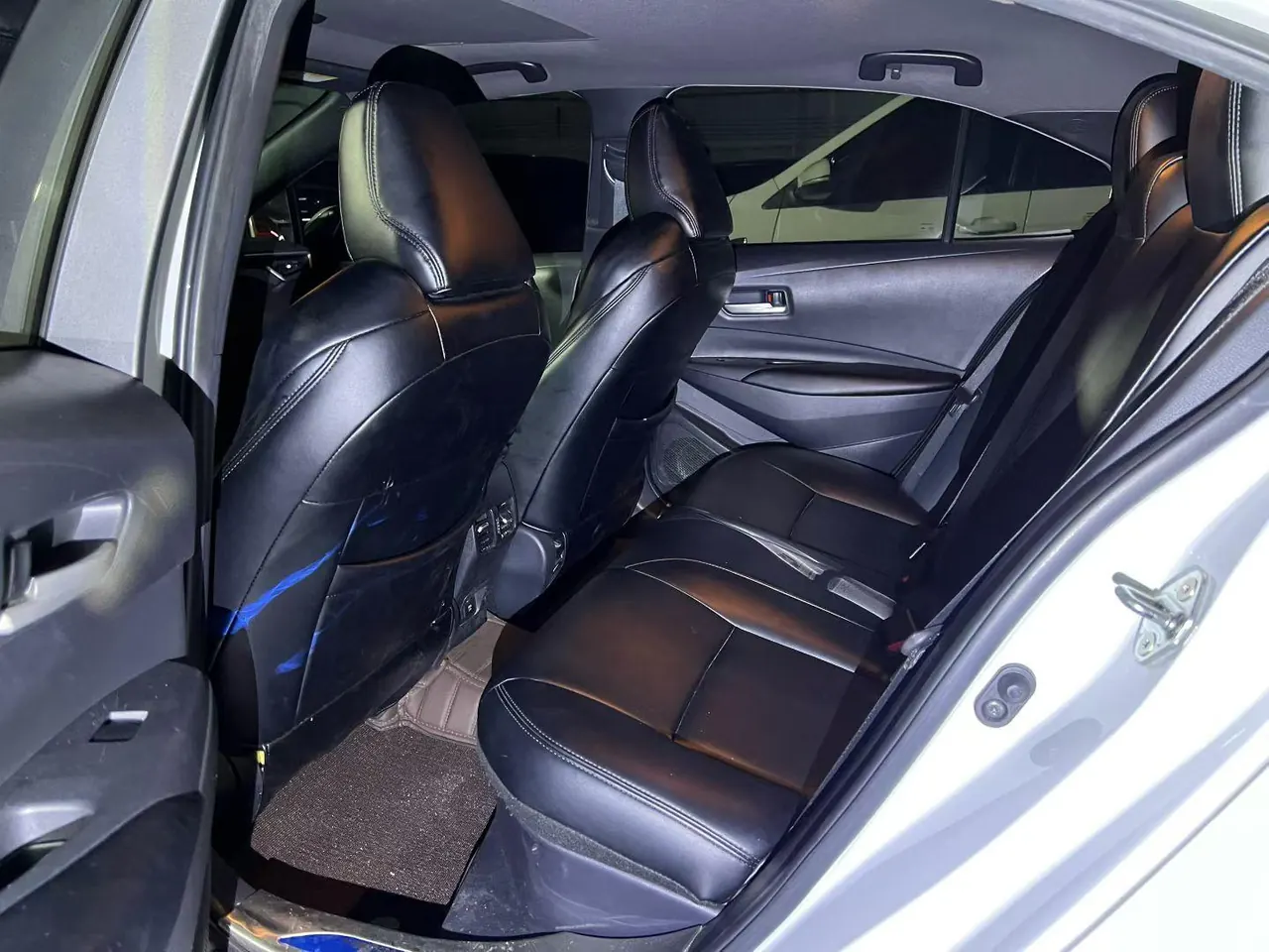 Toyota 2021 Lei Ling Shuangqing 1.8H Stepless Deluxe Edition Automatic Gear 5