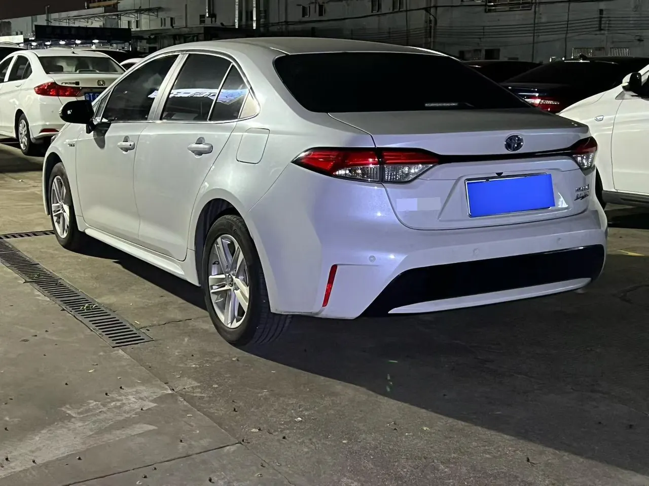 Toyota 2021 Lei Ling Shuangqing 1.8H Stepless Deluxe Edition Automatic Gear 9
