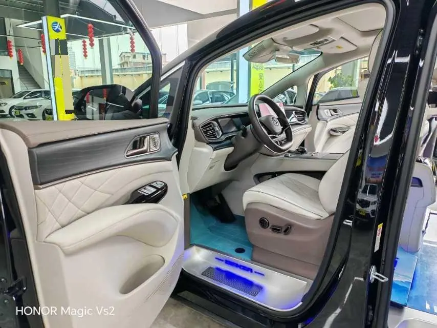 Denza 2022 Denza D9 DM-i 1.5T Stepless 970 Four-wheel Drive Honorable Automatic Gear 5