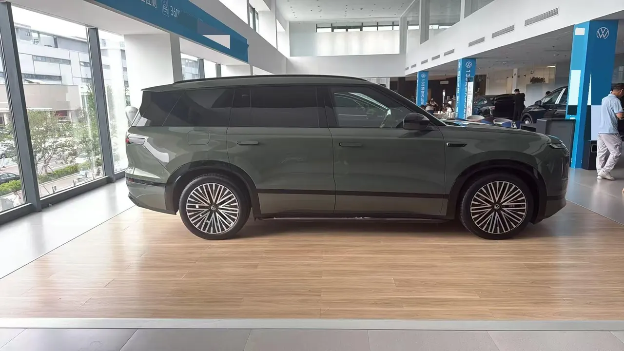 Volkswagen 2026 ID.ERA 9X Ultra 4-wheel drive automatic gear 2