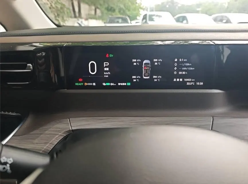 GAC Trumpchi 2024 E8 2.0 150km MAX Automatic Transmission 4