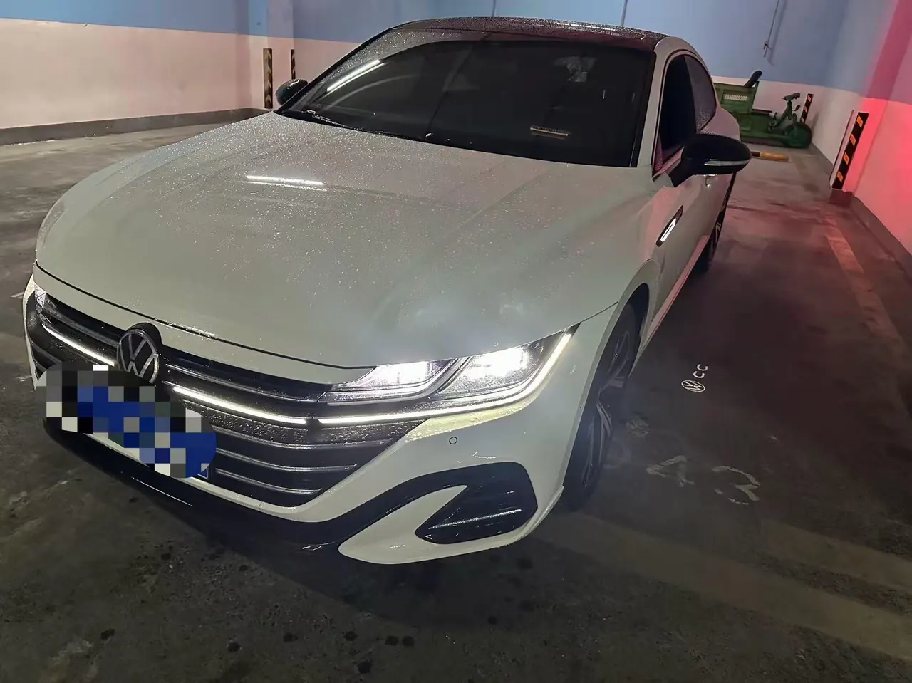Volkswagen 2021 CC 2.0TSI 380TSI eye-catching automatic gear - View 1