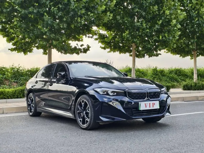 BMW 2024 i3 eDrive 40 L obsidian night suit automatic gear 3