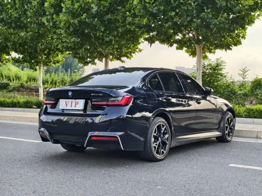 BMW 2024 i3 eDrive 40 L obsidian night suit automatic gear 9
