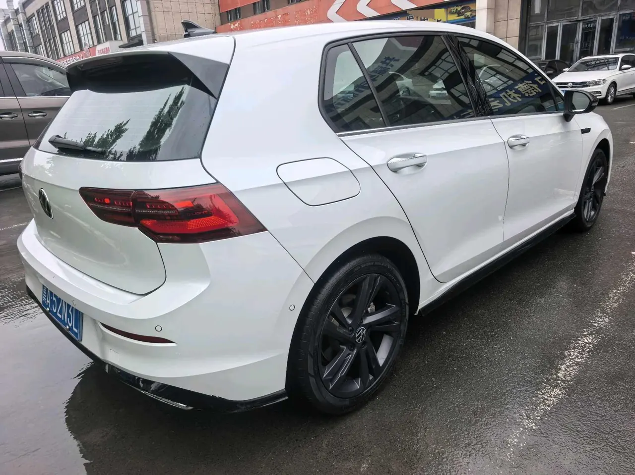 Volkswagen 2021 Golf 8 R-Line 1.4TSI 280TSI Automatic 4