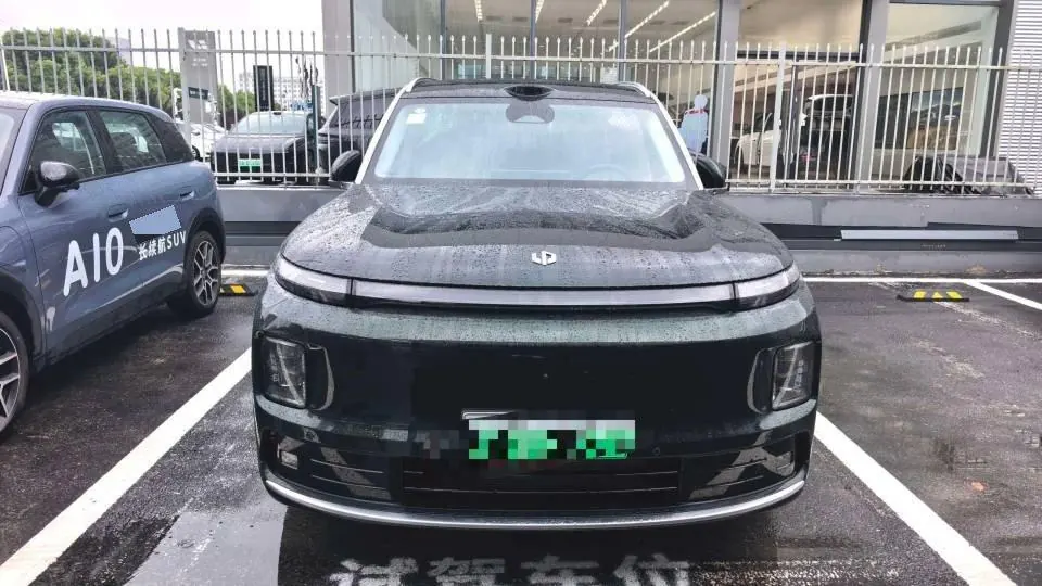 Leapmotor 2026 D 19 500 Zhizun Edition 6-seat Automatic Gear 3