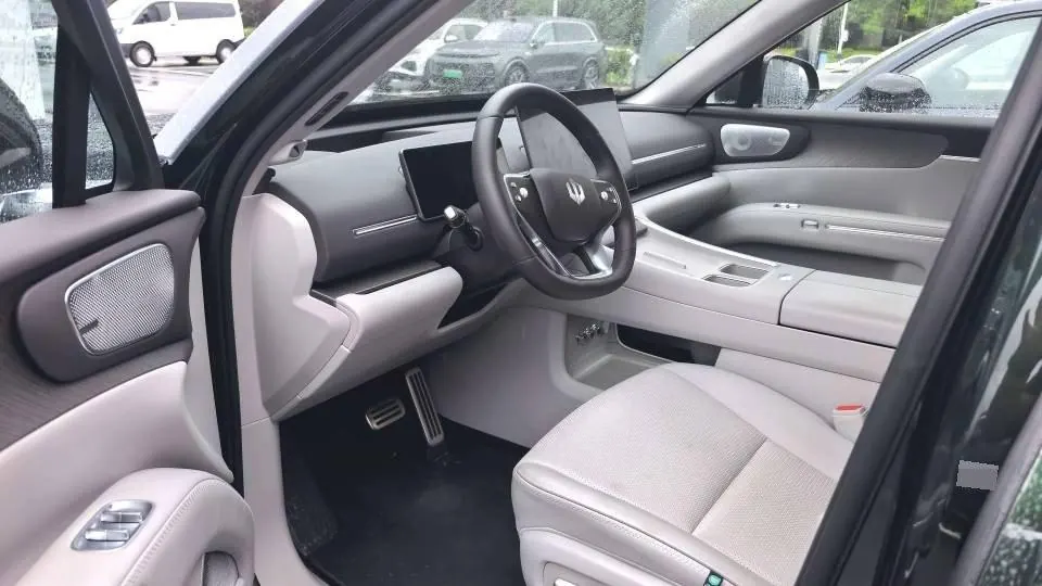 Leapmotor 2026 D 19 500 Zhizun Edition 6-seat Automatic Gear 4