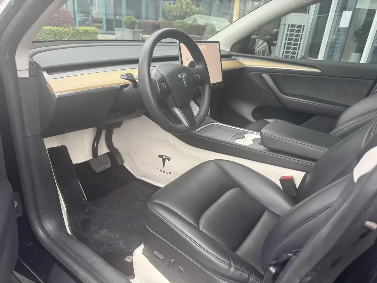 Tesla 2021 Model Y Standard Endurance Rear Drive Automatic Gear 4
