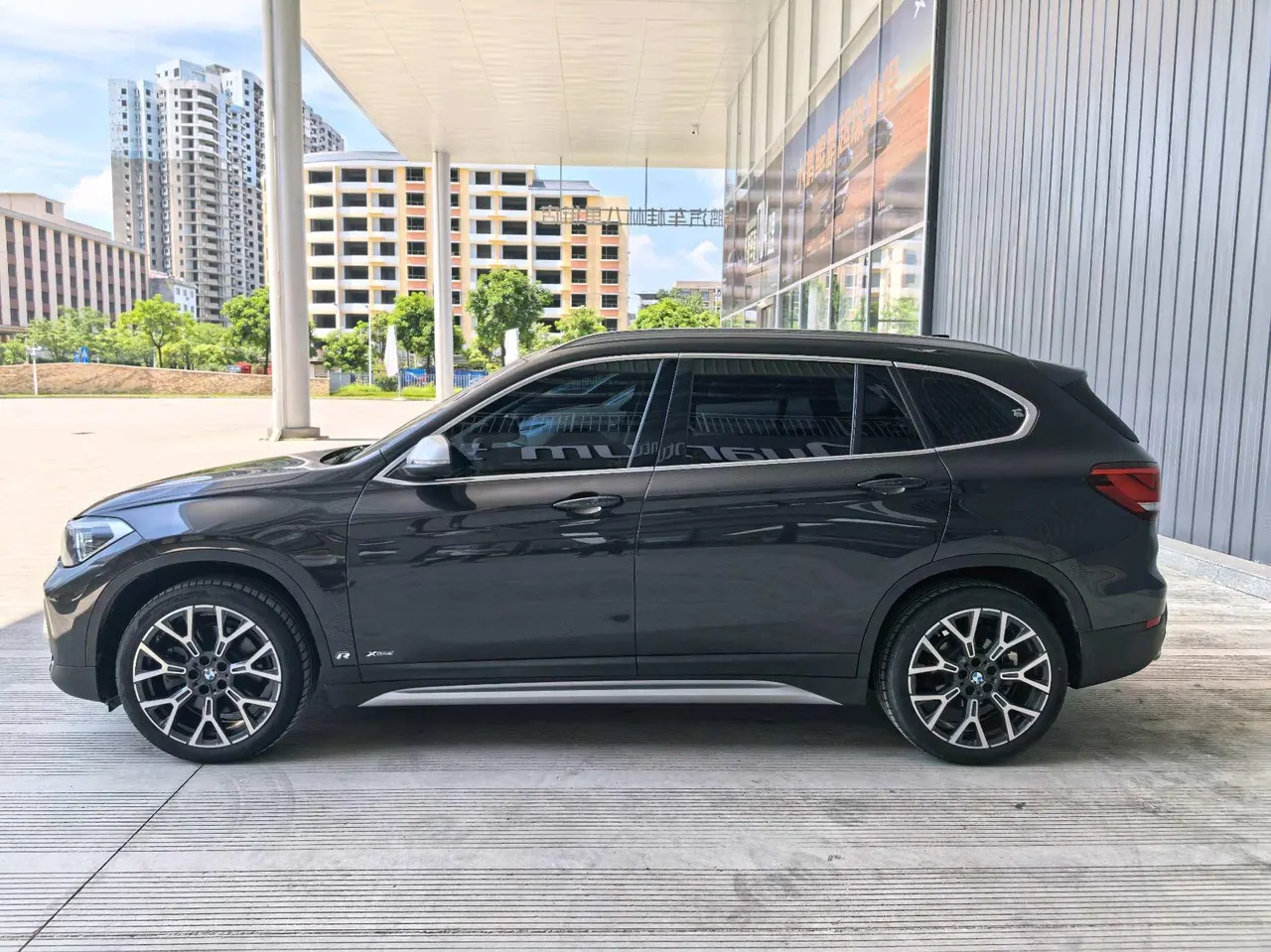 BMW 2022 X1 xDrive25Li 2.0T exclusive automatic gear 2
