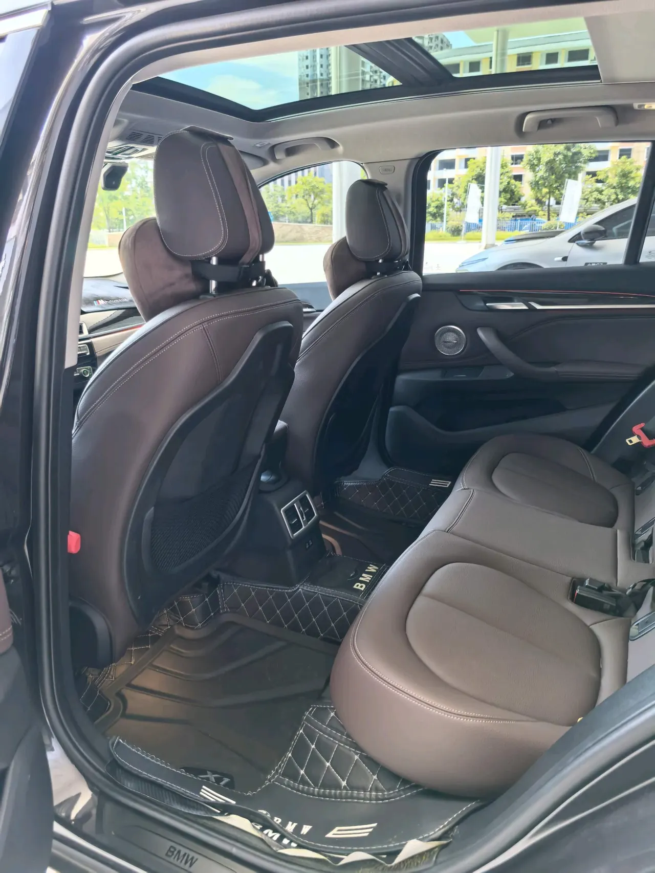 BMW 2022 X1 xDrive25Li 2.0T exclusive automatic gear 4